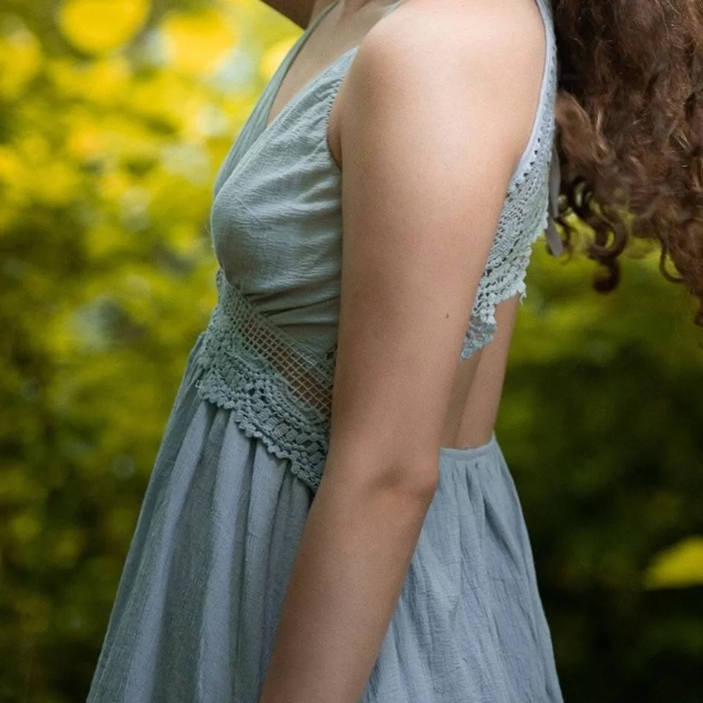 Light Blue Sleeveless Dress - Picture 4 of 8